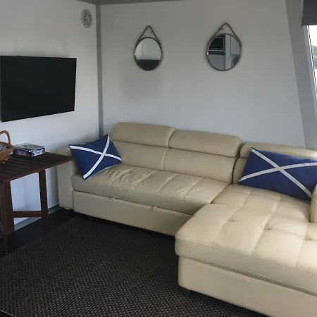 Unique Houseboat On The With Wood-fired Sauna Πλωτό κατάλυμα Heinola